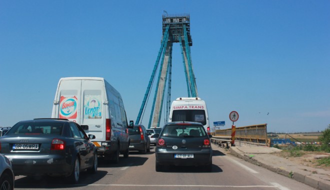 Podul Agigea  este închis, astăzi.  Vezi între ce ore - fondpodulagigea13798706431383518-1383861224.jpg