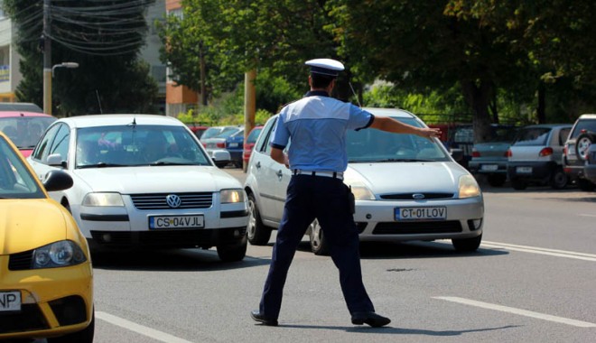 Șoselele din Constanța unde șoferii calcă tare pedala de accelerație! - fondpolitiarutiera2-1374592857.jpg