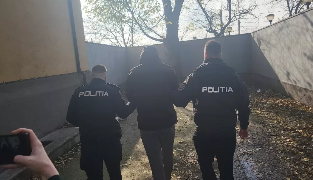 Polițistul care a bătut un bărbat în sediul Poliției Cernavodă a fost plasat sub control judiciar