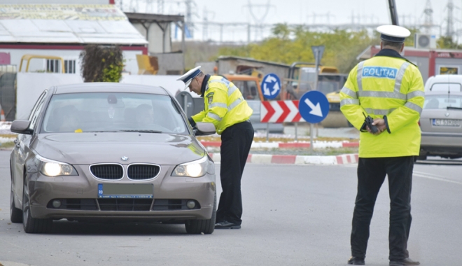 Cine îi apără pe polițiști? Om al legii lovit intenționat cu mașina. Agresorul e liber și îl dă în judecată pe polițist - fondpolitistbun-1487783785.jpg