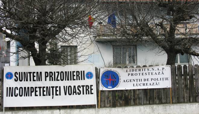 Polițiștii au ieșit în stradă! Câtă nemulțumire și câtă… manipulare? - fondpolitisti-1453398026.jpg