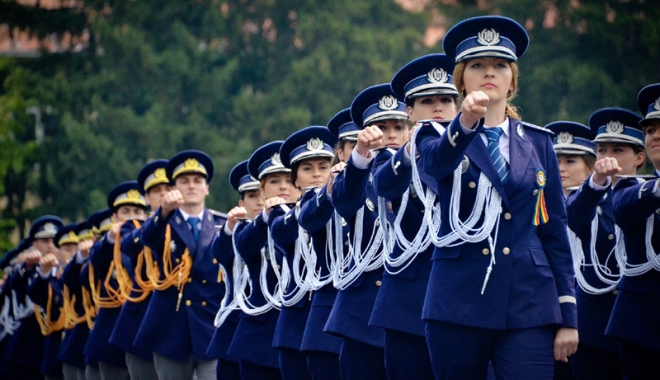 De ce se înghesuie tinerii să se facă polițiști sau pompieri. 