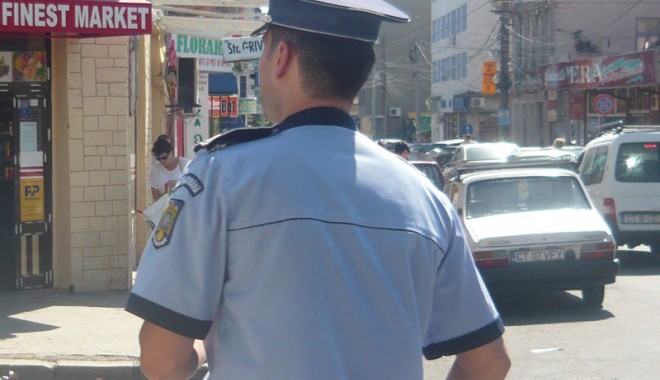 Sute de polițiști din Constanța, acuzați că nu-și fac treaba! - fondpolitistianchetatireclamati-1347810962.jpg