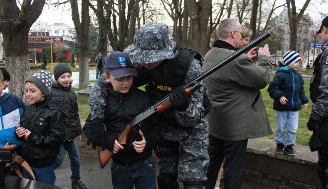 Scăpări legislative! Tătici care lucrează la stat, fără drept la… concediu paternal - fondpolitisticoncediupaternal-1579637891.jpg