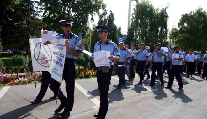 De ce nu vor polițiștii să treacă în ograda primăriilor - fondpolitistiprimariiordinepubli-1380734136.jpg