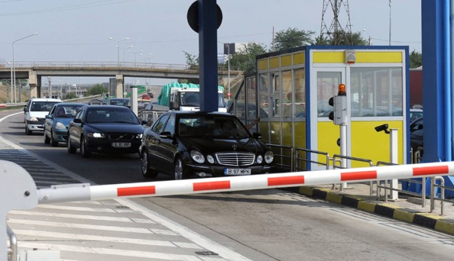 Vă pregătiți de drum? Iată când nu se plătește taxa de pod de la Fetești - fondpolitistitaxapod1378312581-1405072199.jpg