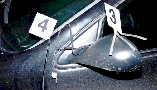 Curse ilegale de mașini în Constanța. Vitezomanii au spulberat un polițist care i-a prins cu radarul! - fondpolitistliniute2-1382284026.jpg