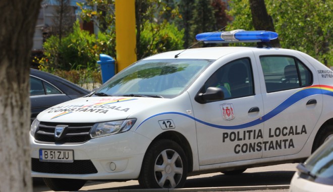 Tupeu! A călcat un polițist cu mașina pentru că voia să-i dea amendă - fondpolitistlocal1-1410708873.jpg
