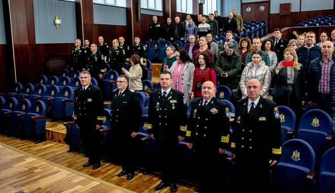 Momente emoționante la Academia Navală. Șase camarazi și-au încheiat cariera militară - fondprimaacademianavala-1672251057.jpg