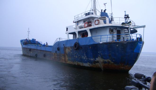 „Coșciugele plutitoare” ocolesc Marea Neagră. Numărul navelor reținute de autoritățile portuare s-a înjumătățit - fondprintcosciugeleplutitoareoco-1609959669.jpg