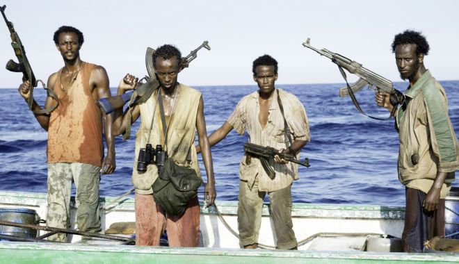 Fenomenul pirateriei pe mare crește vertiginos. Numărul marinarilor răpiți a atins un record istoric - fondprintfenomenulpiraterieipema-1612808220.jpg