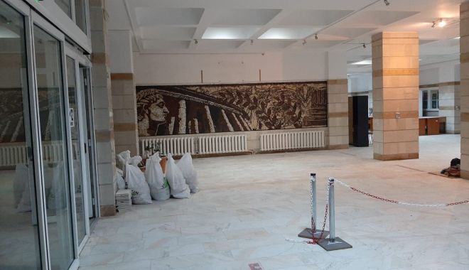 Rezultat spectaculos. Mozaic veneţian de şapte metri la Universitatea „Ovidius” - fondprintmozaic3-1607439972.jpg