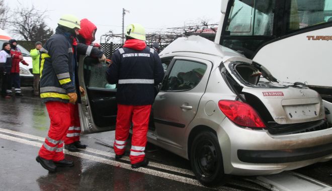 Avertisment: când poate deveni periculos „ajutorul” martorilor la accidentele rutiere - fondprintprimajutor2-1605552458.jpg