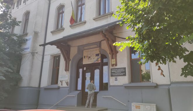 Să fie a treia oară cu noroc? Se dă startul probei scrise la concursul de directori - fondprobascrisa-1662572627.jpg