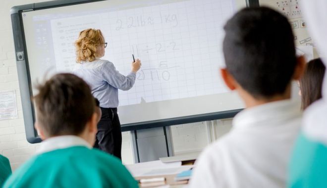 Cei cinci profesori de nota 10 la proba scrisă a titularizării au readus Constanța în top - fondprofi-1658244036.jpg