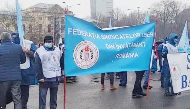 Cadrele didactice constănțene ies în stradă, pentru a picheta Prefectura - fondprotestinvatamant-1640113556.jpg