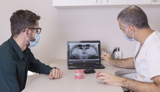 Radiografiile dentare ajută la diagnosticarea tuturor problemelor de la nivelul gurii - fondradiografii3-1653916484.jpg