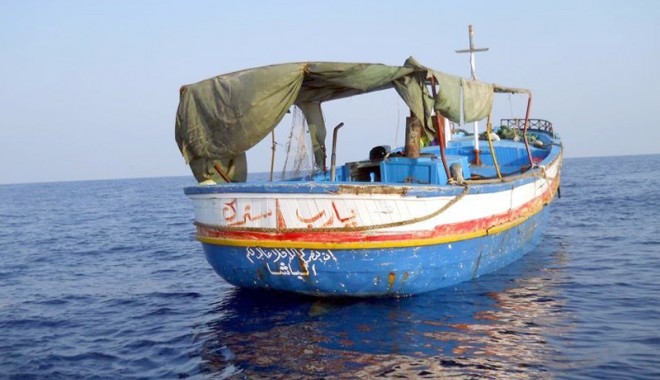 VIDEO. Record la frontieră: peste 130 de emigranți ilegali, înghesuiți pe un pescador - fondrecordlafrontiera1-1410808429.jpg