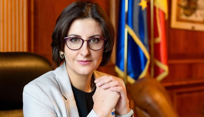 Deputatul Cristina Rizea, o nouă iniţiativă legislativă care vizează concediul de creştere a copilului - fondrizeainitiativa2-1666291642.jpg