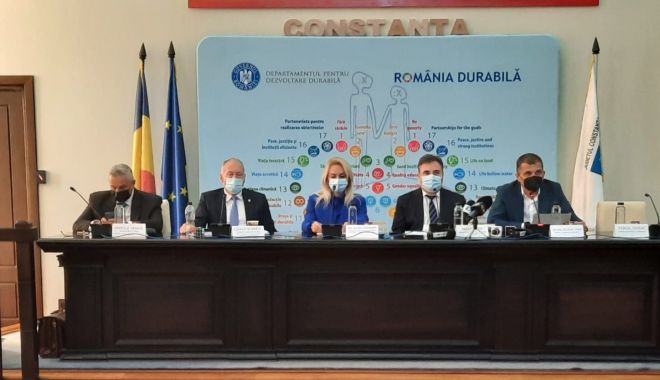 Programul „România durabilă - Constanța, oportunități regionale”, dezbătut la malul mării - fondromaniadurabila-1637869665.jpg