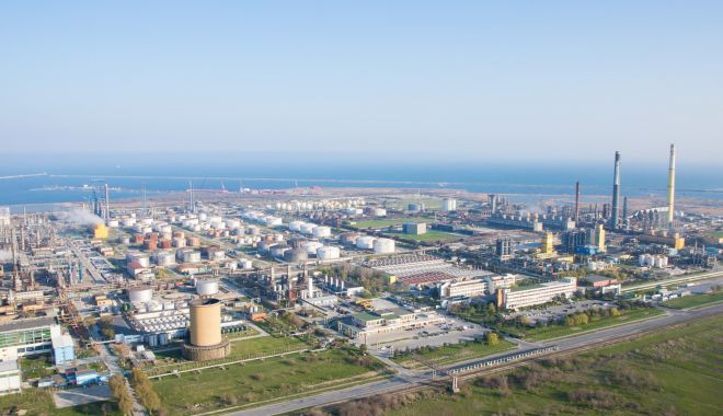 Rompetrol Rafinare reia producţia de benzină şi motorină, în rafinăria Petromidia - fondrompetrol-1632831784.jpg