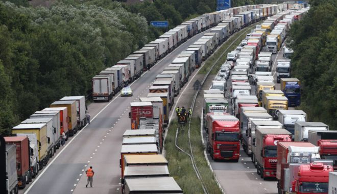 Reguli noi pentru transportatori. Clarificările, cuprinse într-un ghid elaborat de britanici - fondrprintbun-1610128504.jpg