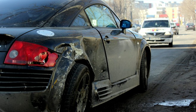 STUPIZENII pe ȘOSEA / Cele mai NEOBIȘNUITE SITUAȚII din traficul constănțean - fondrutiera-1367947855.jpg