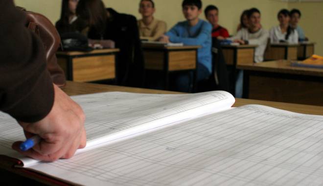 Profesorii constănțeni vor rămâne încremeniți: li se dublează salariile! - fondsalariiprofesori-1445539990.jpg