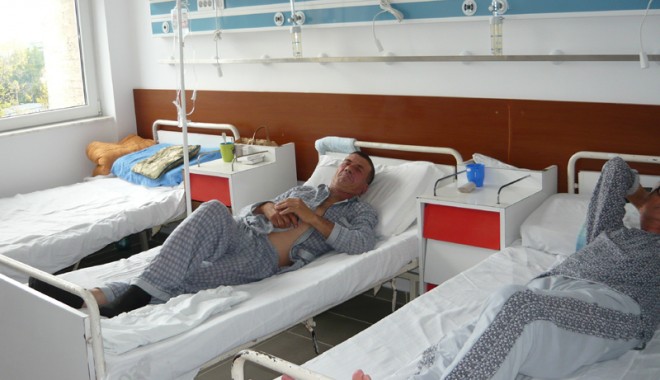 SCHIMBĂRI ȘOC PENTRU BOLNAVI / Adio internărilor și consultațiilor gratuite. Vezi în ce condiții te poți prezenta la medic - fondsanatate-1380823186.jpg