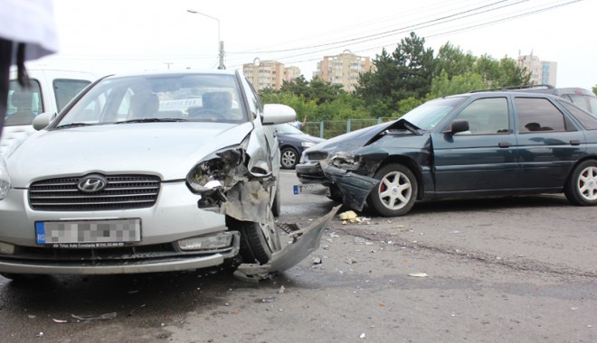 Ești șofer? Grijă mare să nu cazi în capcana șantajiștilor - fondsantaj1-1349369056.jpg