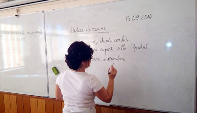 Directorii și profesorii scapă de birocrație și elevii de… materii - fondschimbari-1447865416.jpg
