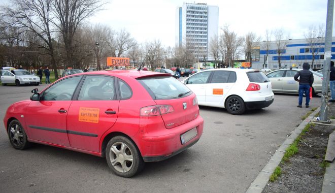Examenul pentru permisul auto, picat pe bandă rulantă! De ce nu  sunt trase la răspundere școlile auto? - fondscoliauto1-1606147739.jpg