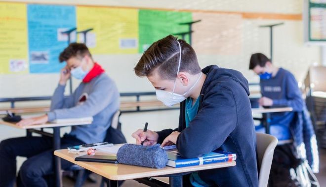 Şcolile şi grădiniţele rămân deschise. Ce se întâmplă cu examenele naţionale - fondscolilesigradinitele1-1615131533.jpg
