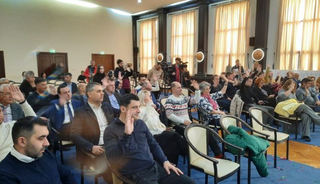 Aleşii judeţeni au votat mai multe proiecte legate de sănătate, cultură şi bugetele unor instituţii - fondsedintacjcordinara1-1671551141.jpg
