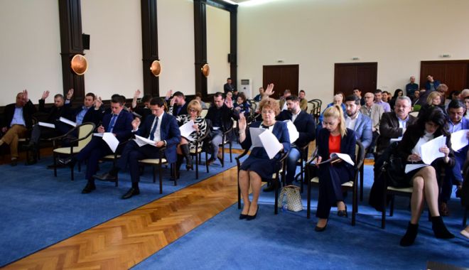 Pentru cine deschide punguța cu bani Consiliul Local Constanța - fondsedintaconsiliullocal4-1532963402.jpg
