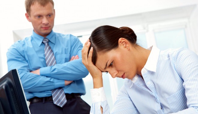 Semne că încearcă  să te controleze - fondsemnecatecontroleaza-1375625659.jpg