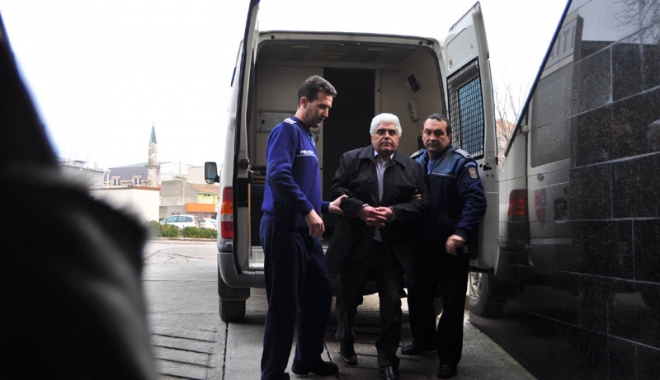 Incredibil! Decan condamnat la 9 ani de închisoare pentru 200 euro mită. Cocoș, 2 ani pentru 12 milioane euro - fondtaralunga1422554028-1487664713.jpg