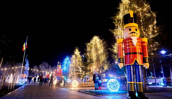 Feerie incendiară de sărbători în parcul „Oleg Danovski”. Se deschide Târgul de Crăciun - fondtargcraciunjpg2-1667495272.jpg
