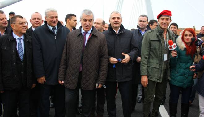 Tăriceanu și Dragnea au vizitat noul pod de la Agigea - fondtariceanu-1415899881.jpg