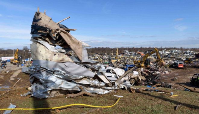 America, zguduită de imaginile dezastrului lăsat în urmă de zeci de tornade ucigașe - fondtornadeamerica-1639325117.jpg