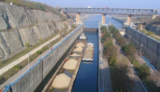 Traficul de mărfuri pe Canalul Dunăre - Marea Neagră s-a redus în primele trei luni ale anului - fondtraficuldemarfuripecanaluldu-1649181078.jpg