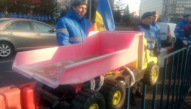 Se scumpește RCA-ul! Transportatorii, proteste vehemente - fondtransportatori-1450377040.jpg
