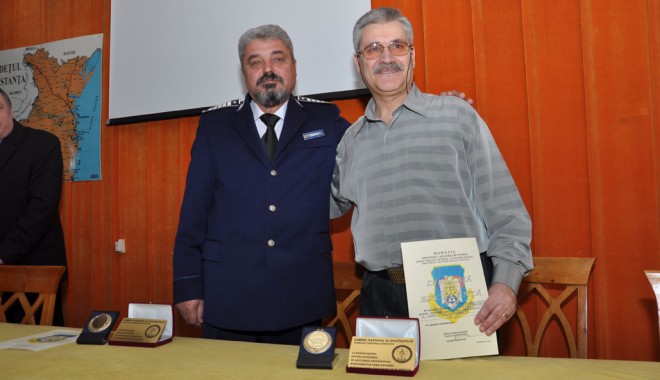 Felicitări și aplauze pentru veteranii Poliției Constanța - fondveteranipolitiaconstanta-1362501053.jpg