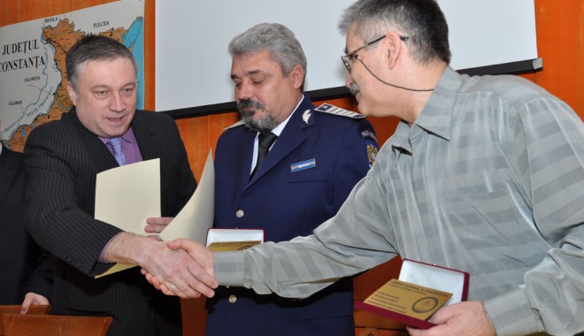 Felicitări și aplauze pentru veteranii Poliției Constanța - fondveteranipolitiaconstanta2-1362501044.jpg