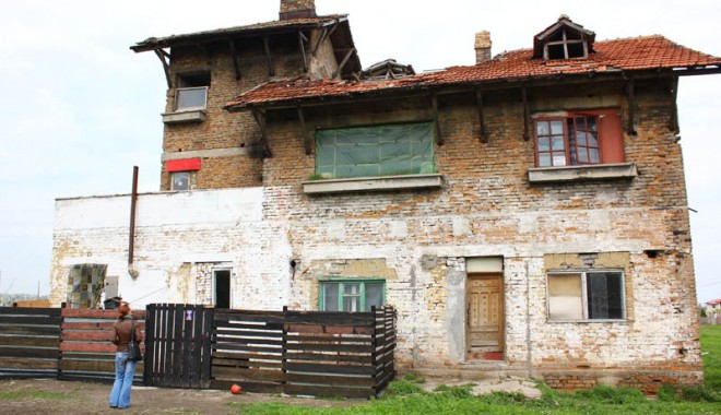 Vila Cucoanei - casa fantomelor din Constanța - fondvilacucoanei-1399910957.jpg