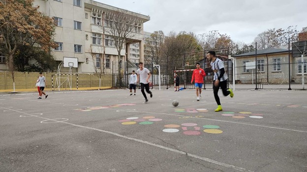 Universitatea „Ovidius” a desemnat câștigătorii concursului de fotografie „Suntem sănătoși?” - footballikeinthe2000sauthortanas-1641384617.jpg