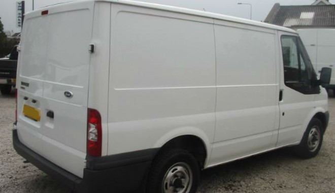 Ford cu ITP fals, găsit la Ostrov - ford-1382087841.jpg