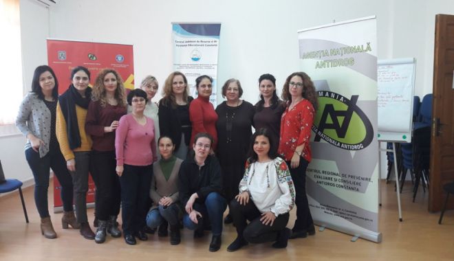 Cum prevenim consumul  de tutun, alcool  și droguri în rândul adolescenților - formareantidrog-1517754198.jpg