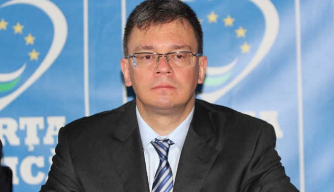 Forța Civică pregătește o listă cu 40 de persoane pentru europarlamentare - fortacivicapregateste-1390835642.jpg