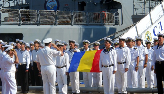 Marinarii români participă  la misiuni de ajutorare  ale navelor aflate în pericol - fortelenavale-1377100627.jpg